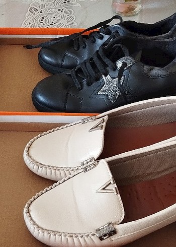 Beyaz Tokalı Kadın Düz Deri Ayakkabı - Görsel 3