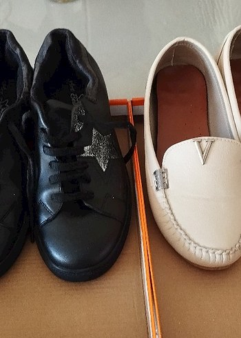 Beyaz Tokalı Kadın Düz Deri Ayakkabı - Görsel 2