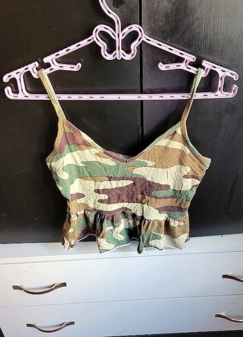 Asker yeşili crop top askılı