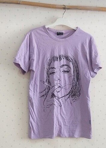 Lila tshirt sigara