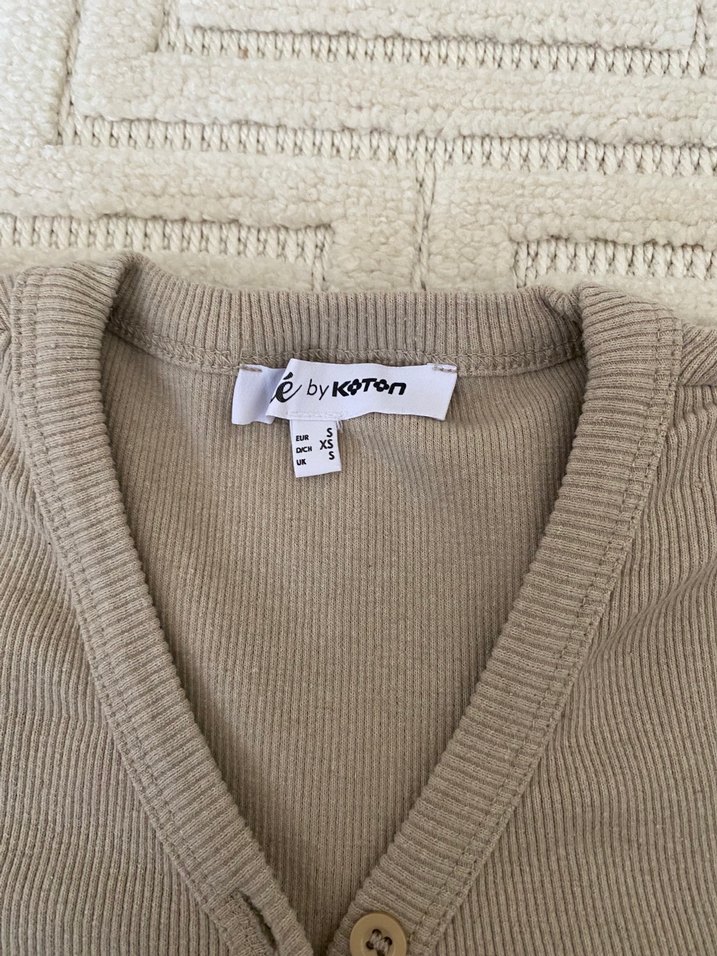 Koton Bej  V Yaka Kısa Kollu Tişört - Görsel 2