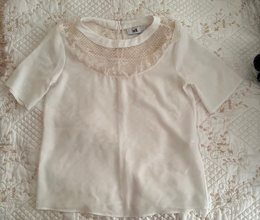 Dantel Detaylı Beyaz Kadın Bluz - Görsel 2