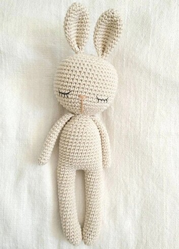 Amigurumi uykucu tavşan 