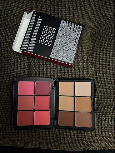Make up Forever 12?li Far Paleti