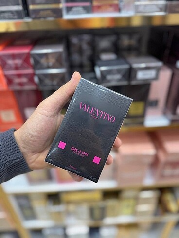 Valentino Born in Roma Extradose Yeni Koku