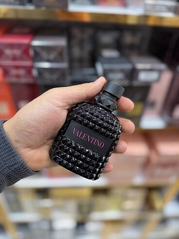 Valentino Valentino Born in Roma Extradose Yeni Koku