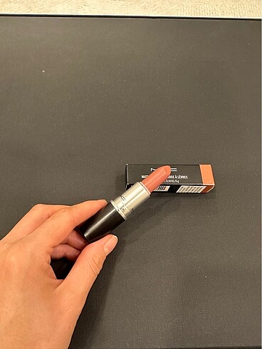 MAC VELVET TEDDY