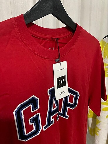 Gap Gap tshirt