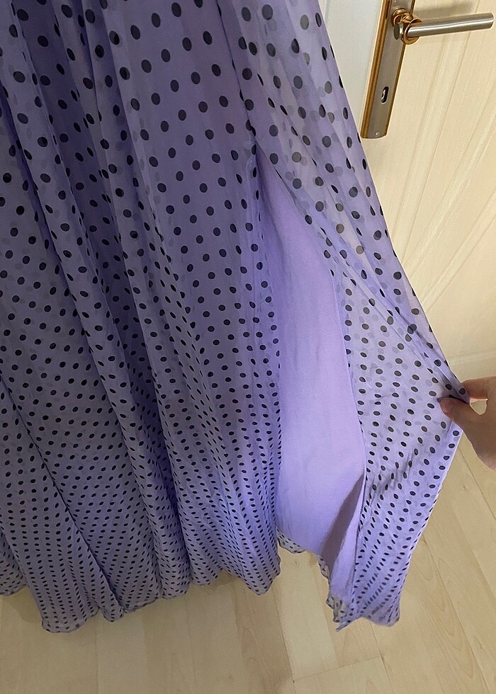 Puantiyeli Yırtmaçlı Abiye Elbise - Görsel 4