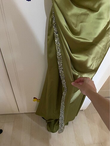 Yağ Yeşili Saten Abiye Elbise - Görsel 3
