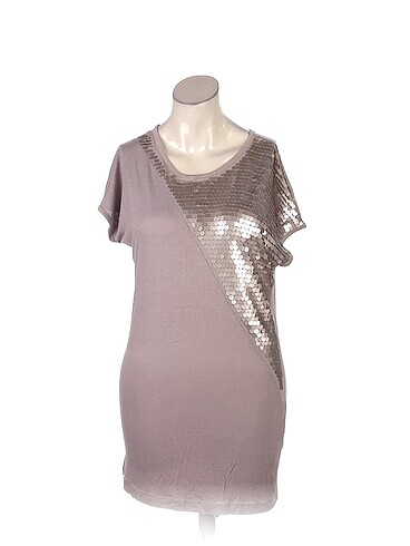 PreLoved T-shirt %70 İndirimli.