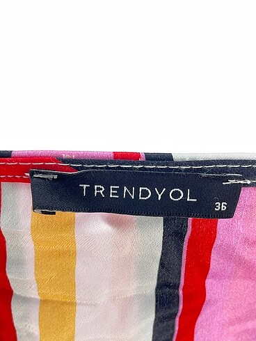 36 Beden çeşitli Renk Trendyol & Milla Bluz %70 İndirimli.