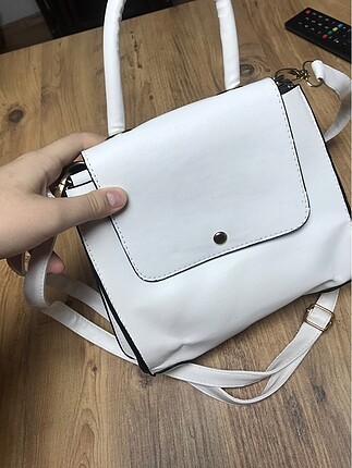 Beyaz çanta