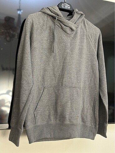 H&M sweat