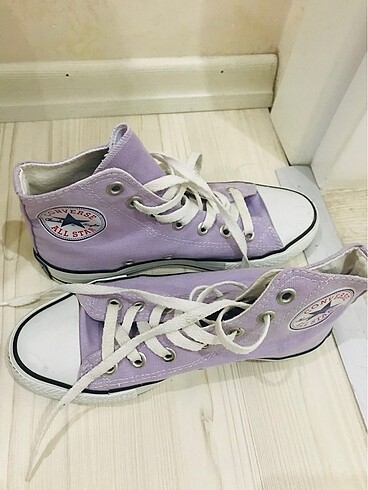 Converse:lila