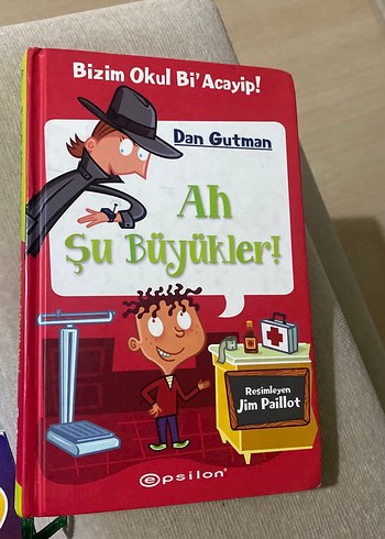 Bizim Okul Bi' Acayip! Ah Şu Büyükler Çocuk Kitabı