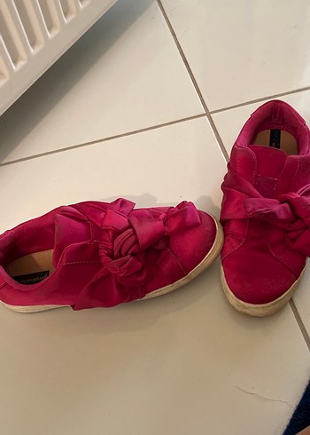 Stradivarius Pembe Süet Fiyonk Detaylı Stradivarius Kadın Spor Ayakkabı