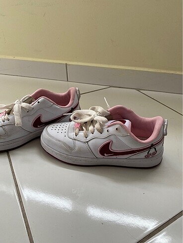Nike Kirazli Pembe Beyaz Spor Ayakkabı