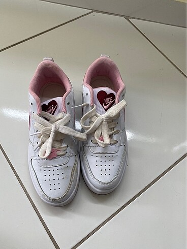 38 Beden Nike Kirazli Pembe Beyaz Spor Ayakkabı