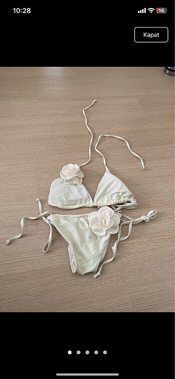 Beyaz Çiçekli Bikini Takımı
