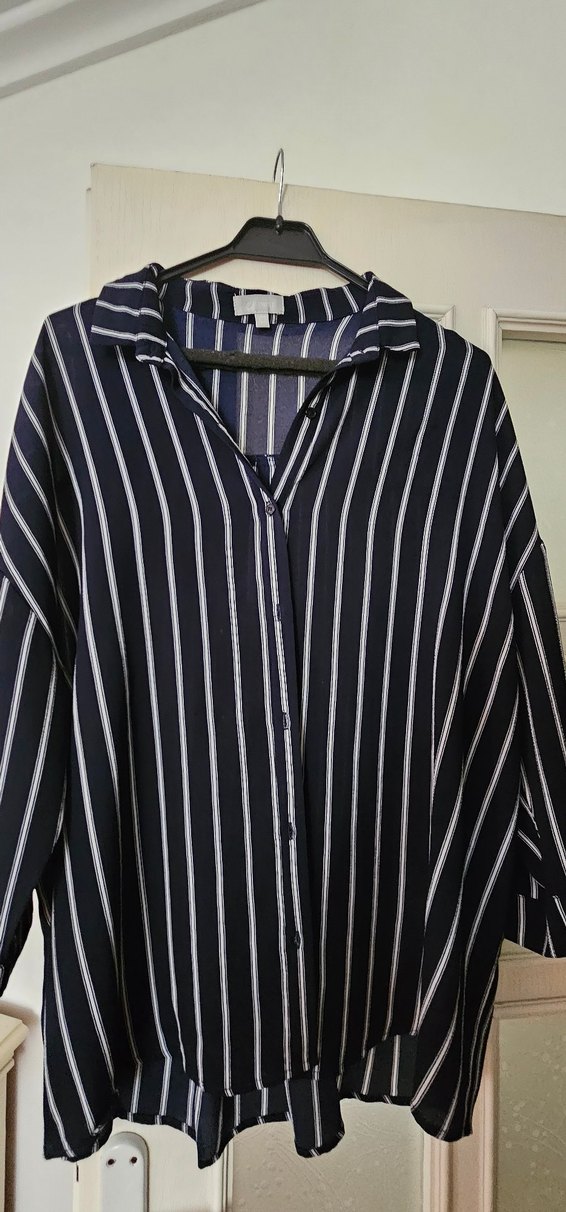 Lacivert Çizgili oversize gömlek - Görsel 3