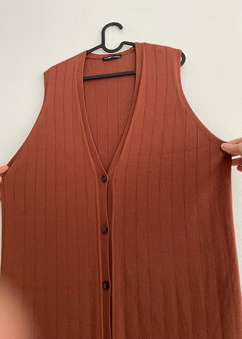 Düğmeli V Yaka Kolsuz Uzun Triko Elbise - Görsel 3