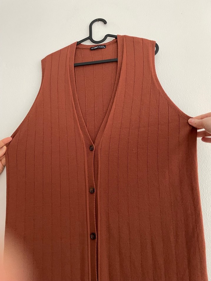 Düğmeli V Yaka Kolsuz Uzun Triko Elbise - Görsel 3