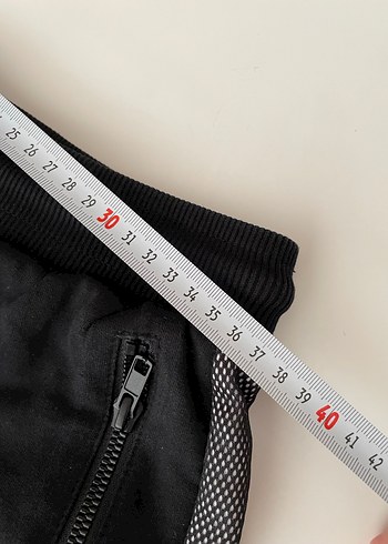 Erkek Siyah Baskılı Rahat Kesim Şort - Görsel 4