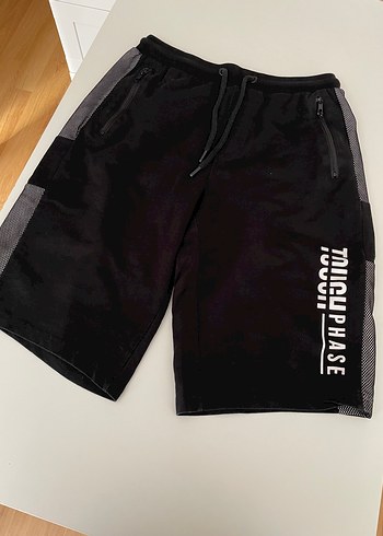 Erkek Siyah Baskılı Rahat Kesim Şort - Görsel 2