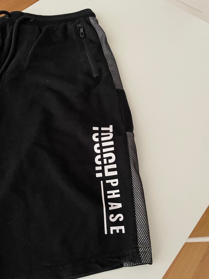 Erkek Siyah Baskılı Rahat Kesim Şort - Görsel 3