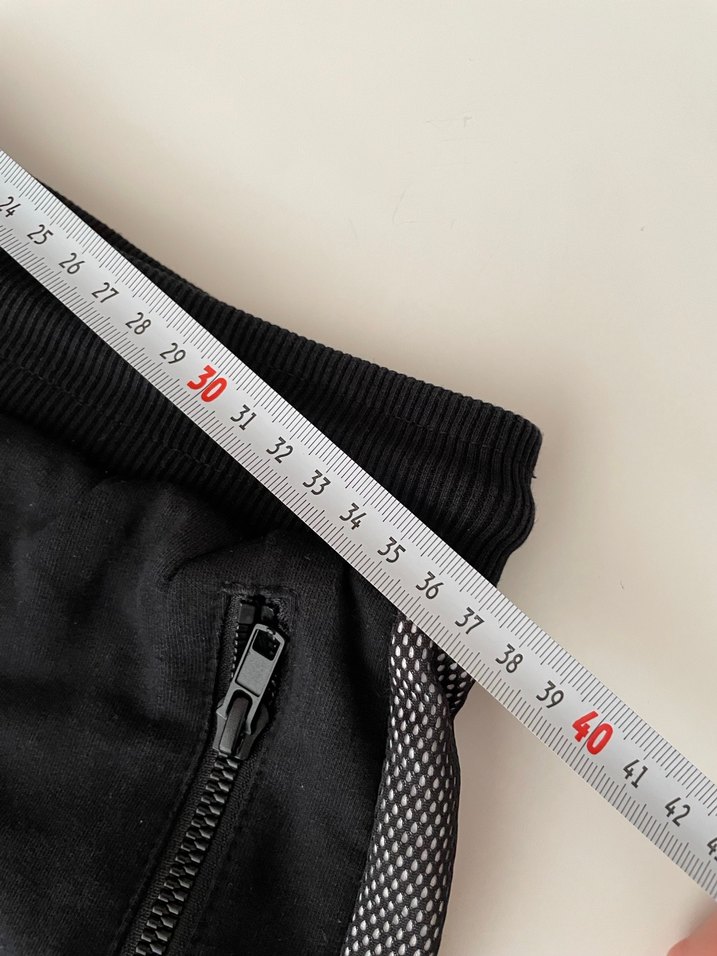 Erkek Siyah Baskılı Rahat Kesim Şort - Görsel 4