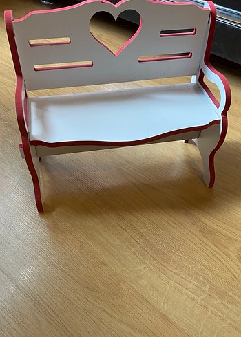 Beyaz Kalp Detaylı Ahşap Bank - Görsel 2