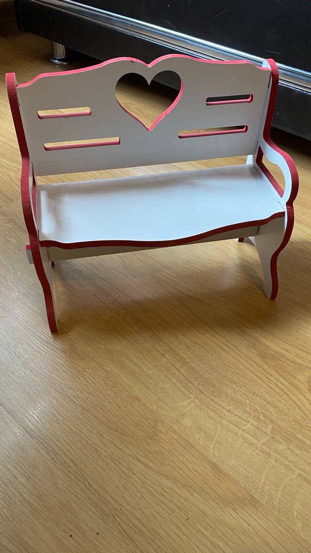 Beyaz Kalp Detaylı Ahşap  Bank - Görsel 3