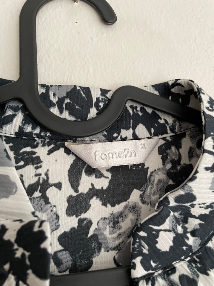 Uzun Kollu Fırfırlı Gri Desenli Bluz - Görsel 3