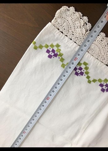 Diğer Nakışlı Beyaz Masa Örtüsü