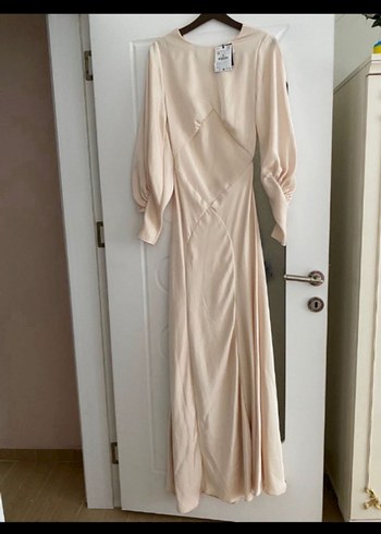 Zara Beyaz Uzun Kollu Saten Elbise - Görsel 3