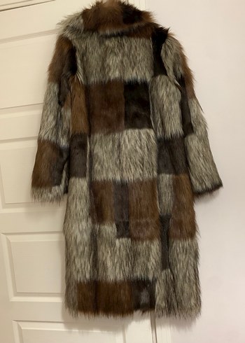 Uzun Kahverengi Kürk Detaylı Kadın Mont - Görsel 3