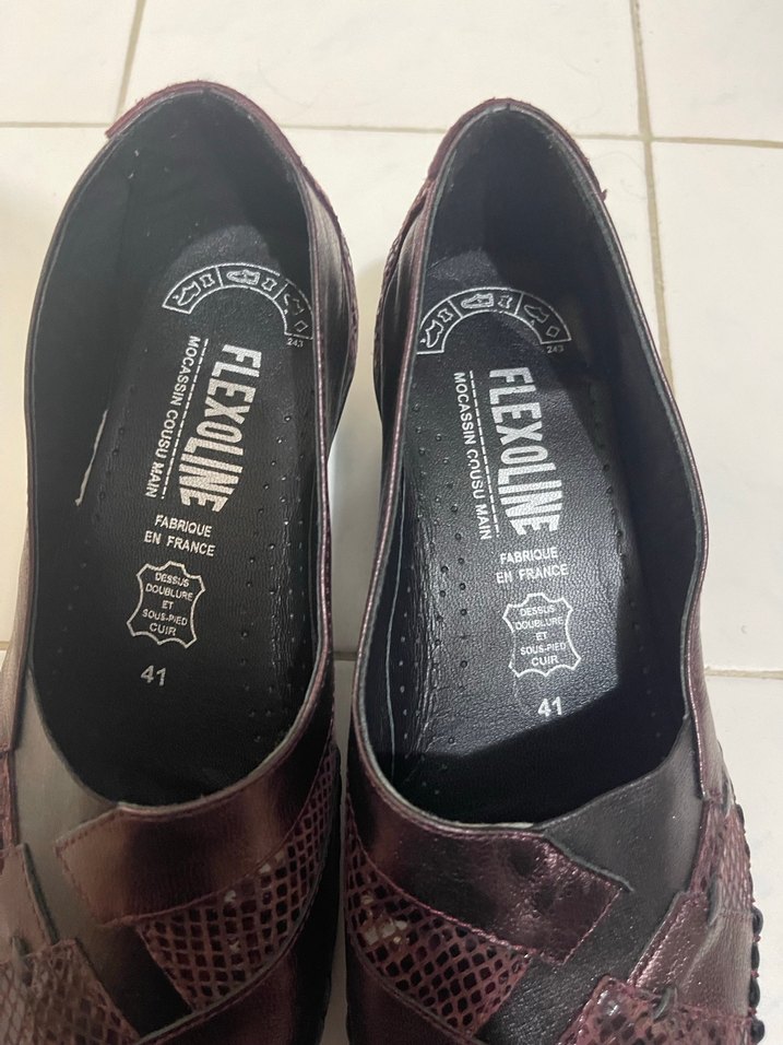 Bordo Deri Yılan Desenli Kadın Dolgu Topuklu Ayakkabı - Görsel 3