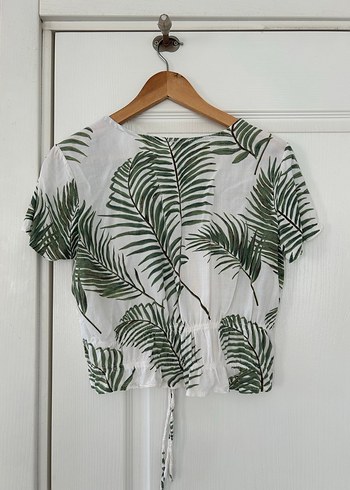 Kısa Kollu Beyaz Yaprak Desenli Bluz - Görsel 3