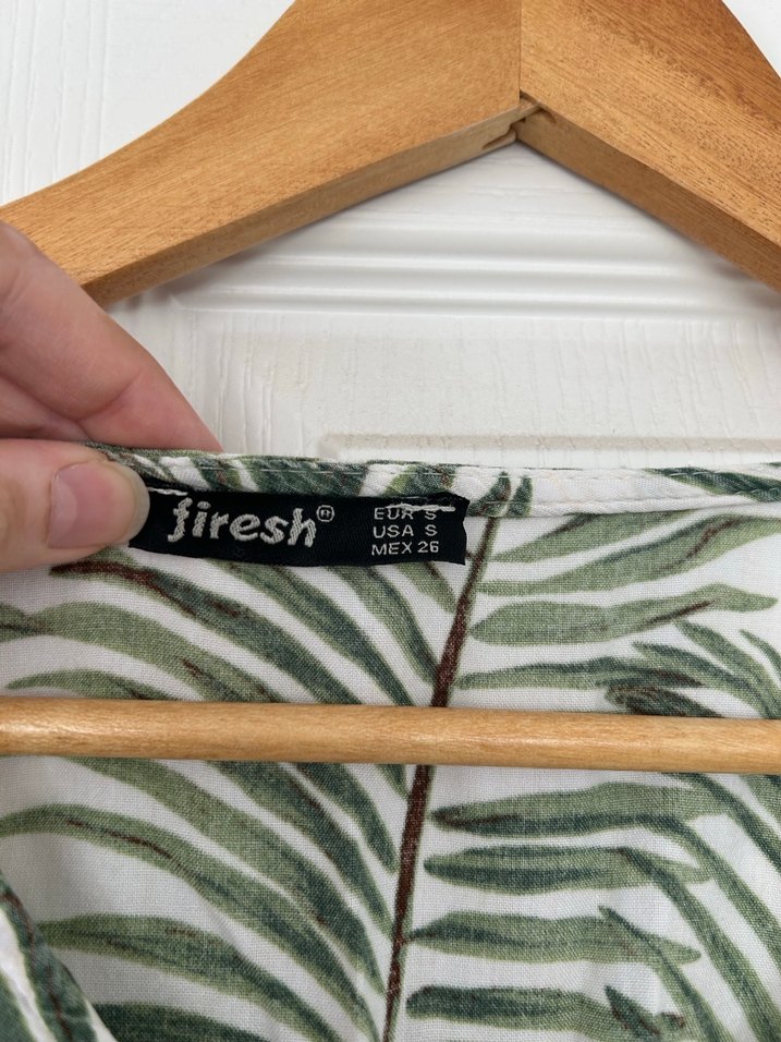 Kısa Kollu Beyaz Yaprak Desenli Bluz - Görsel 4