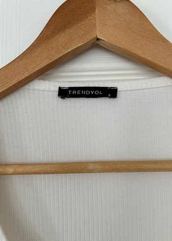 Kadın Beyaz V Yakalı Kısa Kollu Crop Üst - Görsel 4