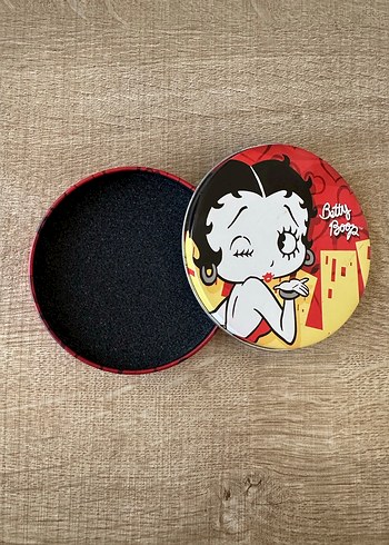  Beden Betty Boop Temalı Yuvarlak Metal Kutusu