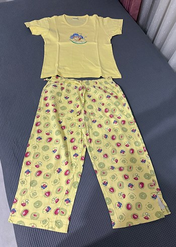 Sarı çilekli pijama takımı