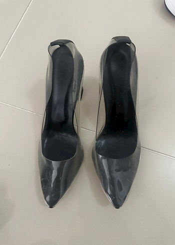 Kadın Siyah Gri Stiletto Topuklu Kemerli Ayakkabı