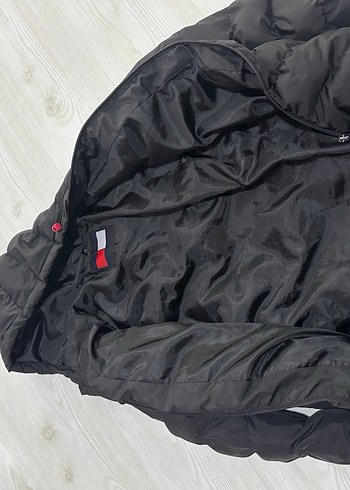 Siyah Kadın Mini Kışlık Kapüşonlu Mont - Görsel 2