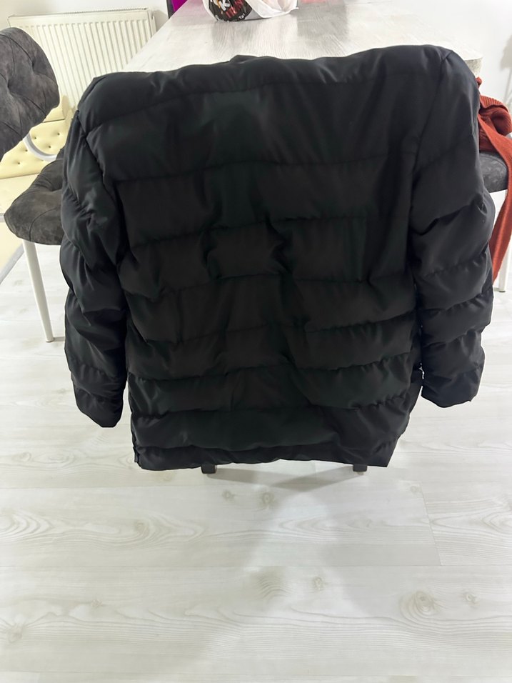 Siyah Kadın Mini Kışlık Kapüşonlu Mont - Görsel 4