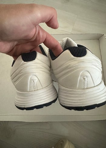 Beyaz Bağcıklı Spor Ayakkabı - Görsel 3