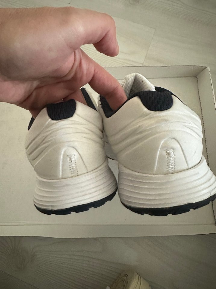 Beyaz Bağcıklı Spor Ayakkabı - Görsel 3