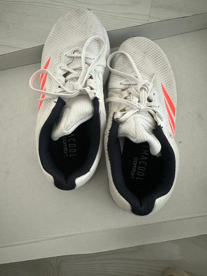 Beyaz Bağcıklı Spor Ayakkabı - Görsel 2