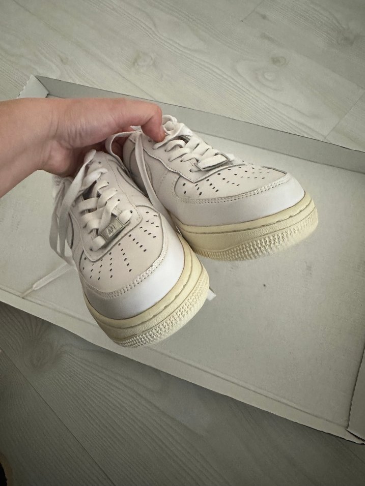 Beyaz Minimalist Kadın Spor Ayakkabı - Görsel 2